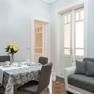 https://gramignani-house-catania.taorminaitalyhotels.com